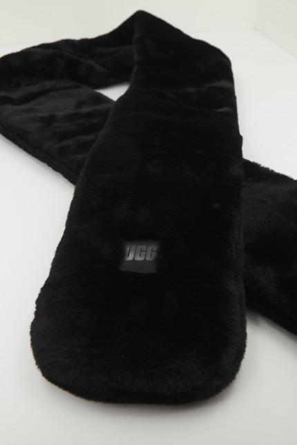 UGG OBLONG FAUX en color NEGRO (2)