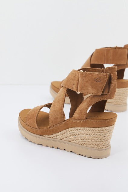 UGG W ILEANA ANKLE en color MARRON (3)