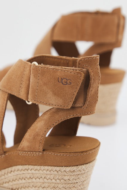 UGG W ILEANA ANKLE en color MARRON (4)