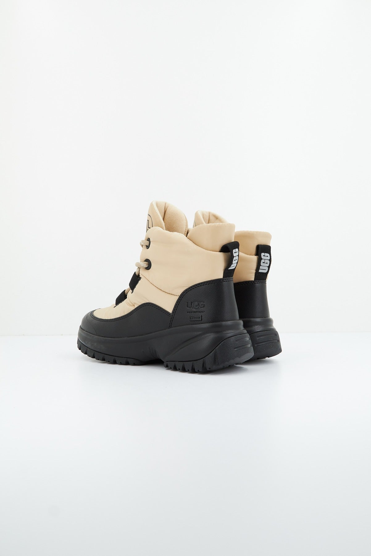 UGG W YOSE PUFFER LACE en color MARRON (3)