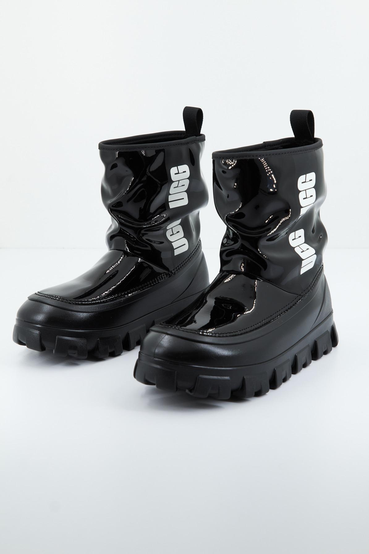 UGG W CLASSIC BRELLAH MINI en color NEGRO (3)