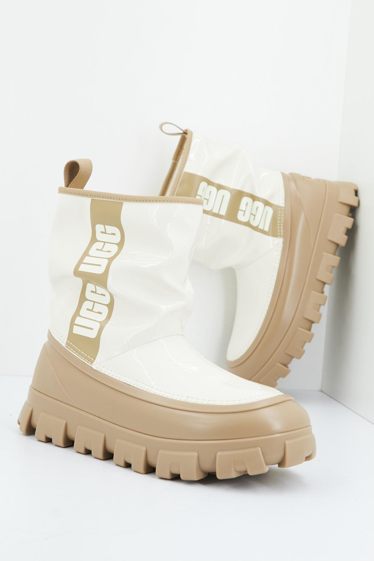 UGG W CLASSIC BRELLAH MINI en color BEIS (1)