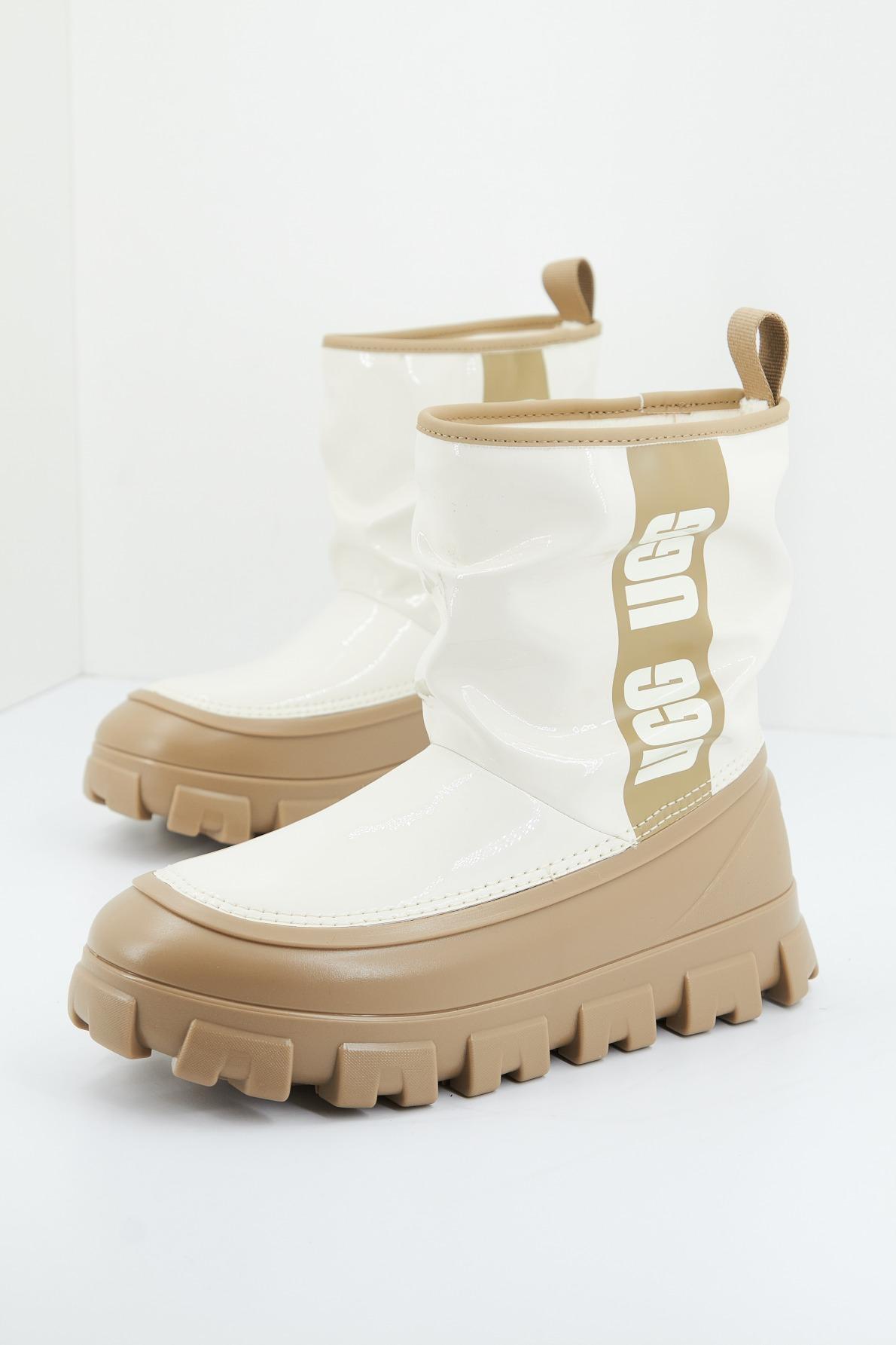 UGG W CLASSIC BRELLAH MINI en color BEIS (2)