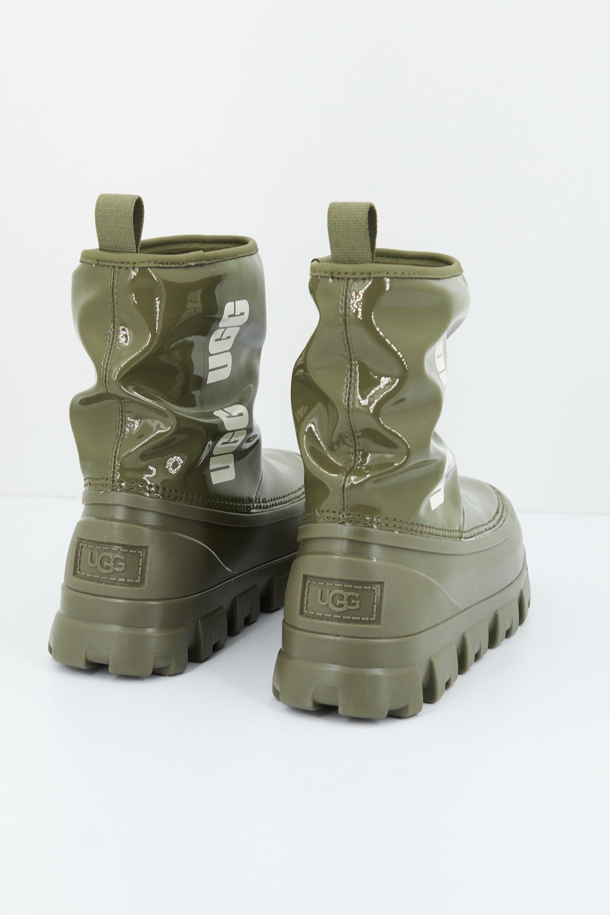 UGG W CLASSIC BRELLAH MINI en color VERDE (4)
