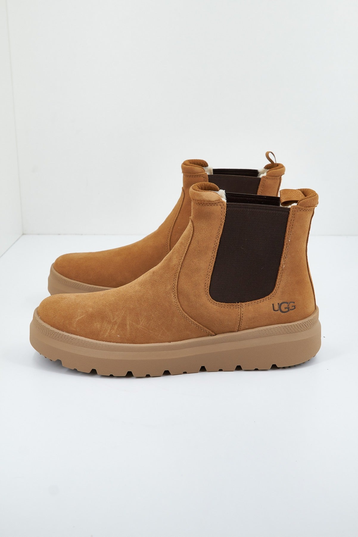 UGG M BURLEIGH CHELSEA en color MARRON (1)