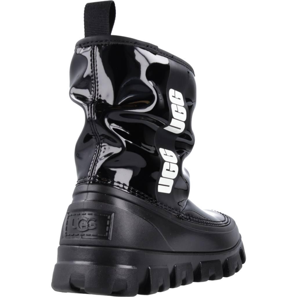 UGG K CLASSIC BRELLAH MINI en color NEGRO (3)