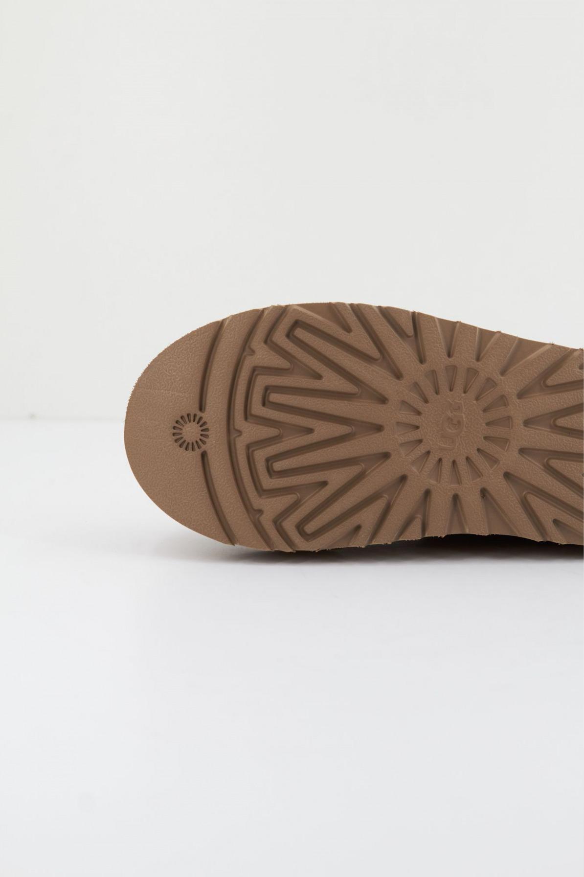 UGG CLASSIC MINI PLATFORM en color MARRON CLARO (4)