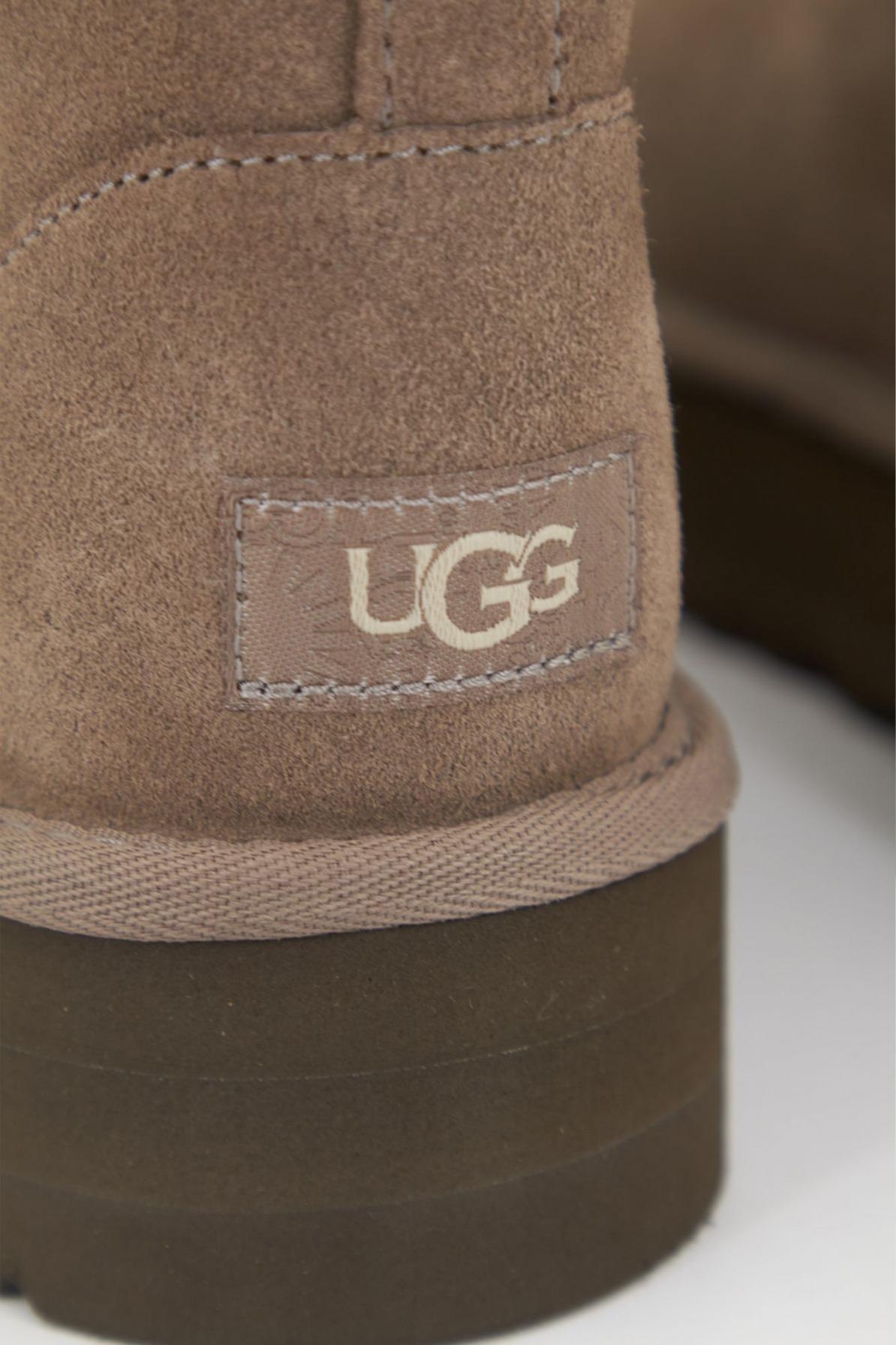 UGG CLASSIC MINI PLATFORM en color GRIS (3)