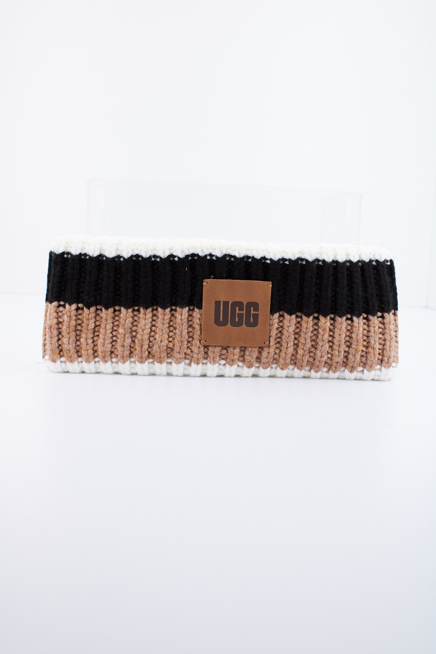 UGG W CHUNKY RIBBED HEADBAND en color NEGRO (2)