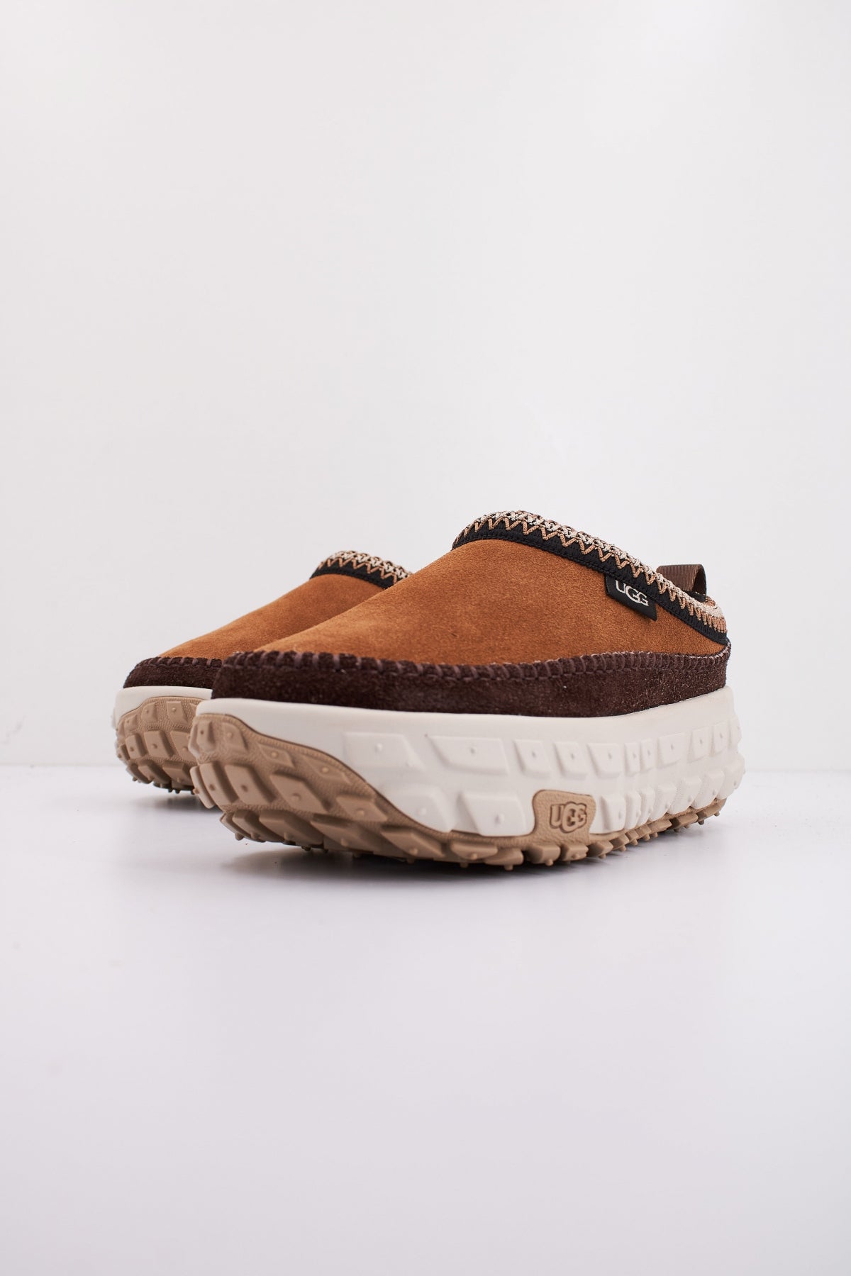 UGG W VENURE DAZE en color MARRON (2)