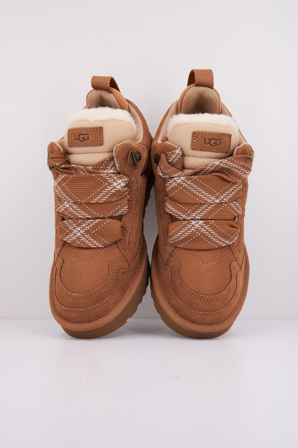 UGG W LOWMEL en color MARRON CLARO (3)
