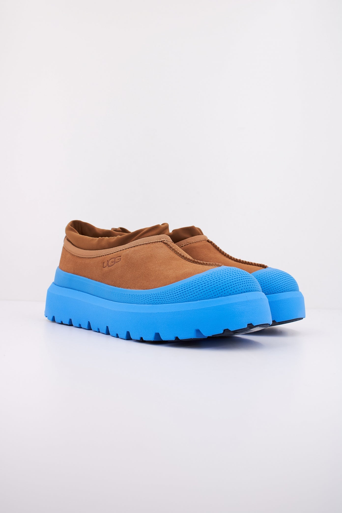 UGG M TASMAN WEATHER HYBRID en color MARRON (2)