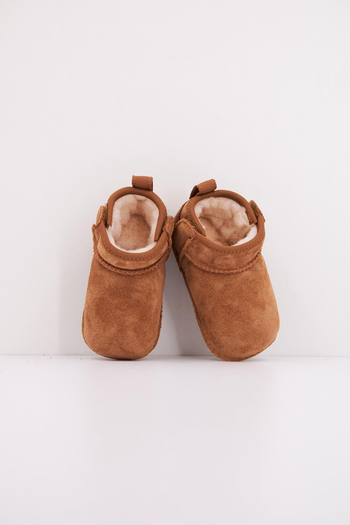 UGG BABY CLASSIC ULTRA MINI en color MARRON (3)