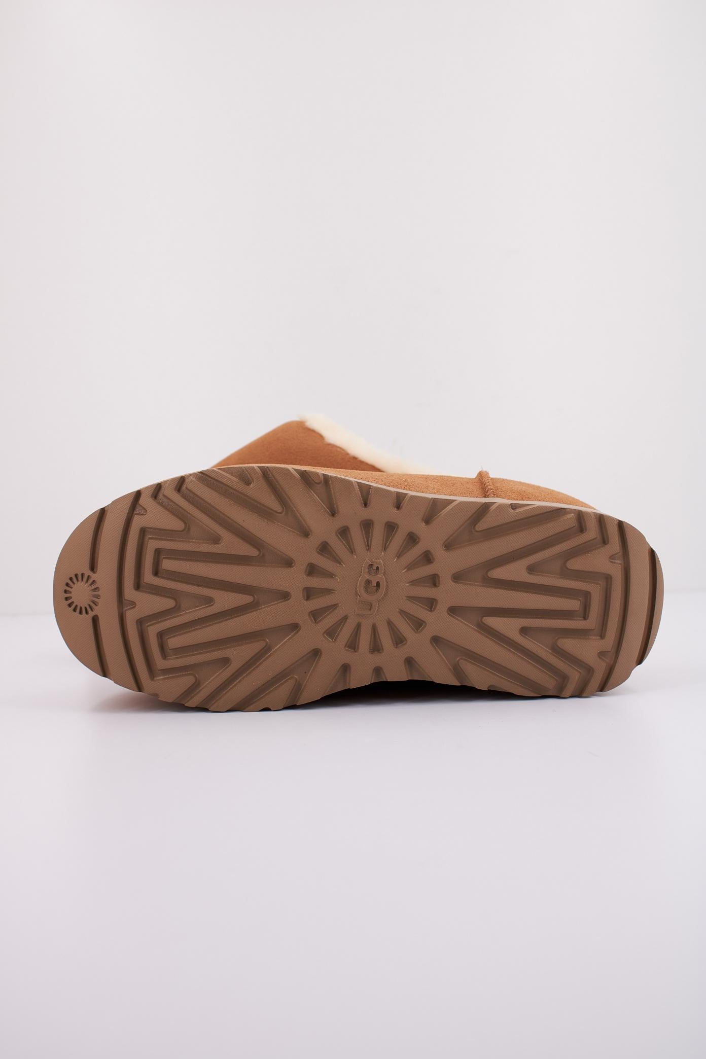 UGG W PUMPED SLIDE en color MARRON (5)