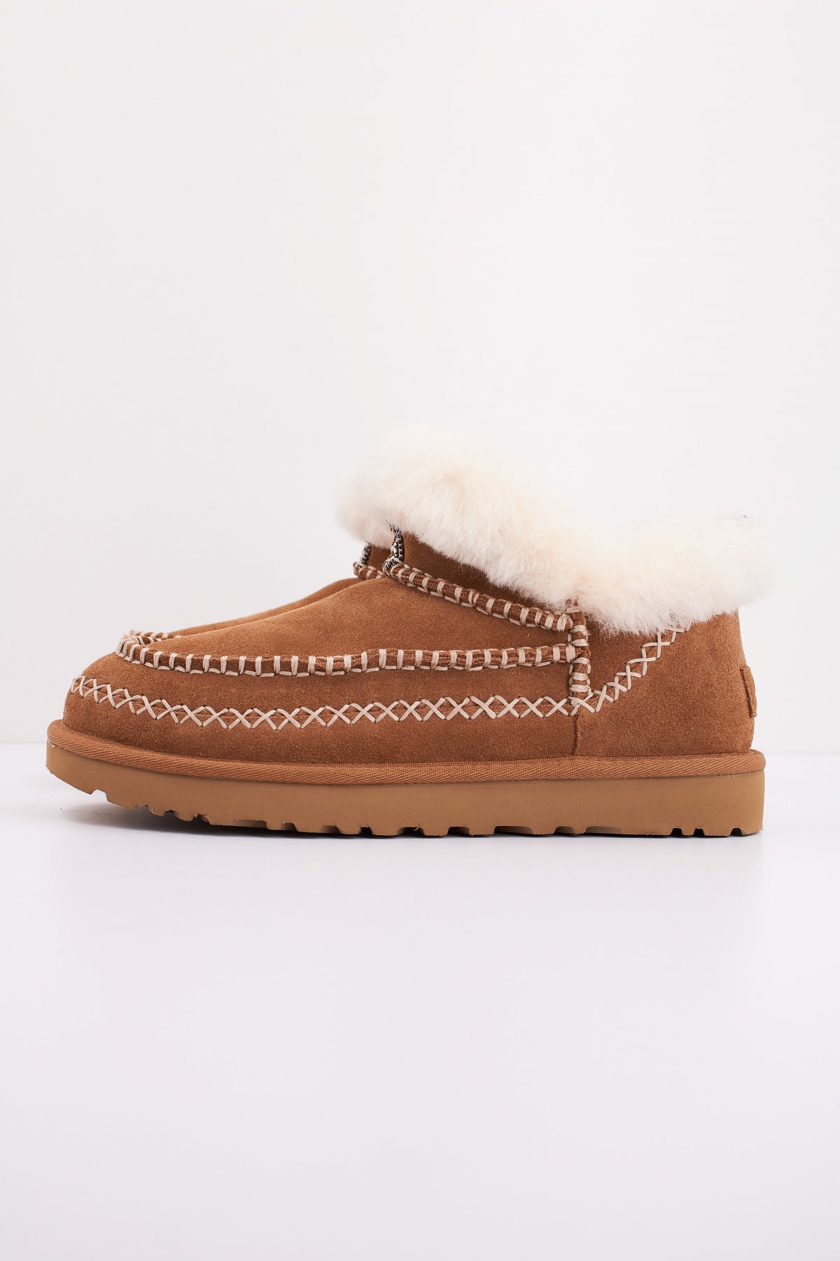 UGG W CLASSIC ULTRA MINI ALPINE en color MARRON (1)