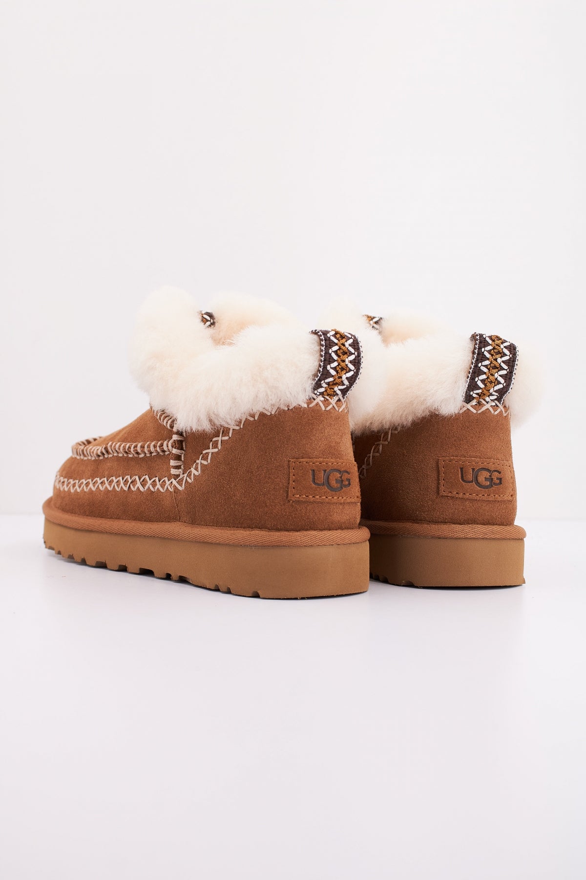 UGG W CLASSIC ULTRA MINI ALPINE en color MARRON (4)