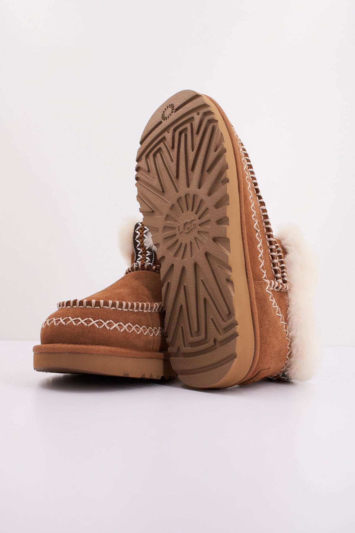UGG W CLASSIC ULTRA MINI ALPINE en color MARRON (5)