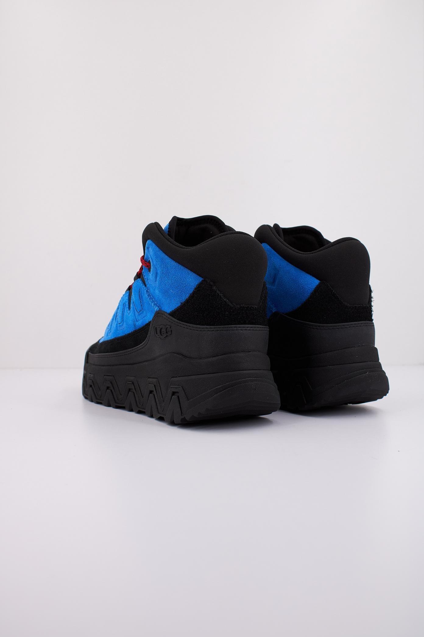 UGG M CAPTRAIL LOW en color AZUL (4)