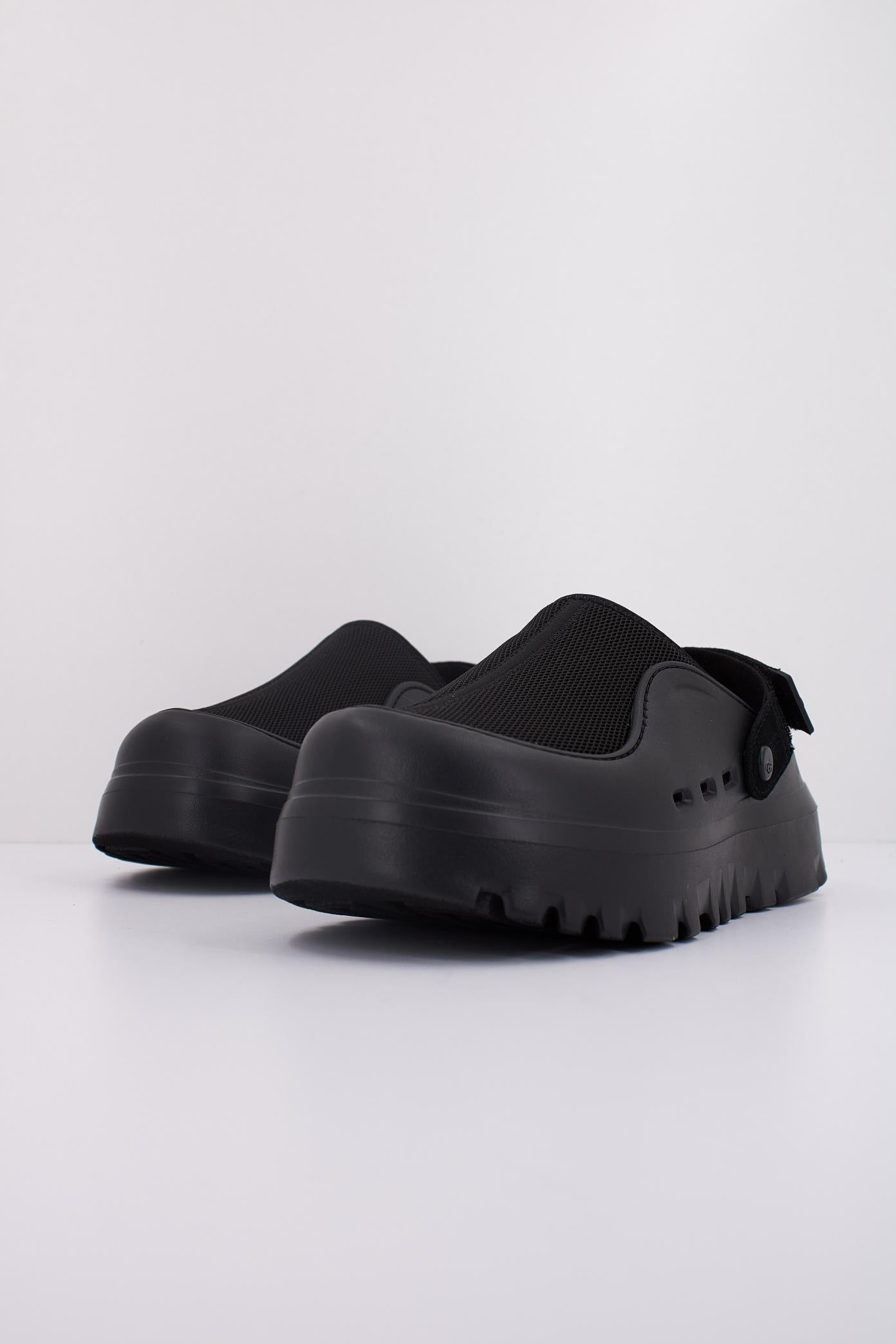 UGG M PEACKMOD en color NEGRO (2)