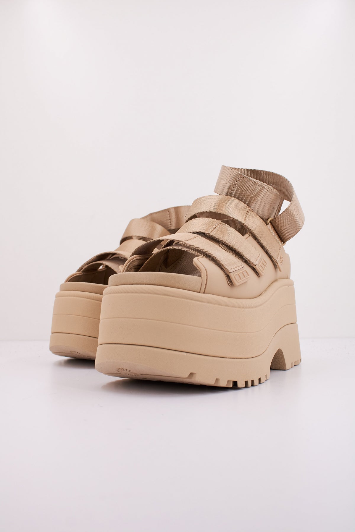 UGG W GOLDEN RISE en color BEIS (2)