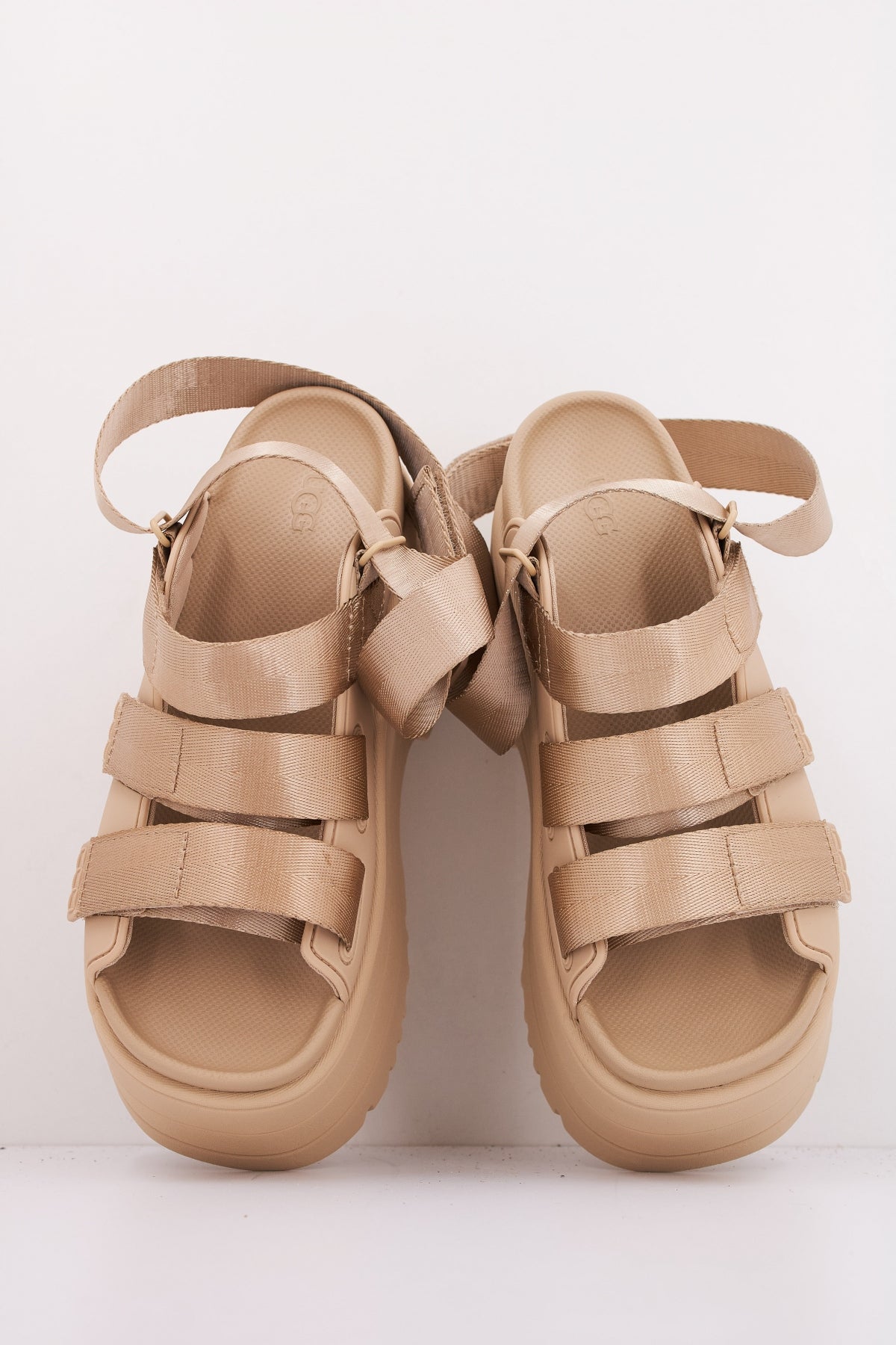 UGG W GOLDEN RISE en color BEIS (3)