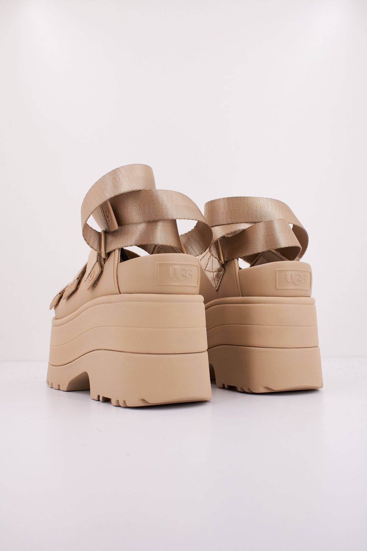 UGG W GOLDEN RISE en color BEIS (4)