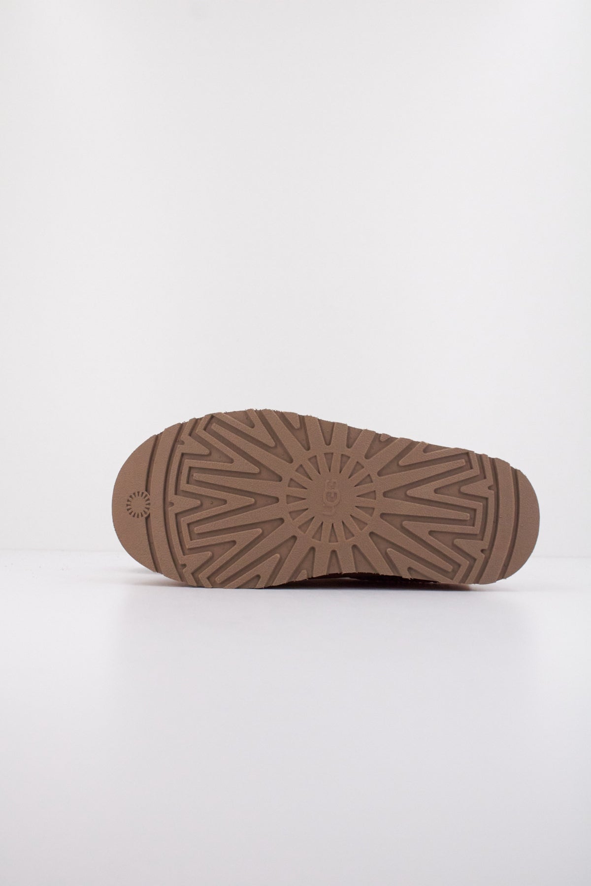 UGG K TAZZ en color MARRON (5)
