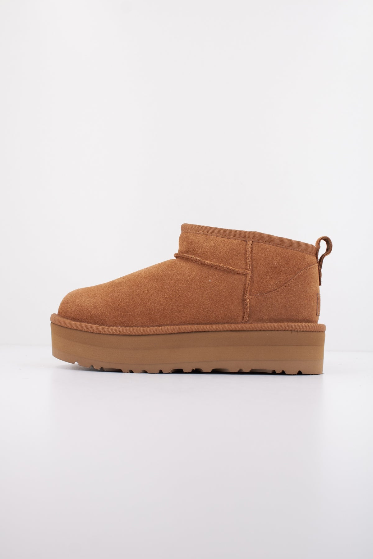 UGG K CLASSIC ULTRA MINI PLATF en color MARRON CLARO (1)