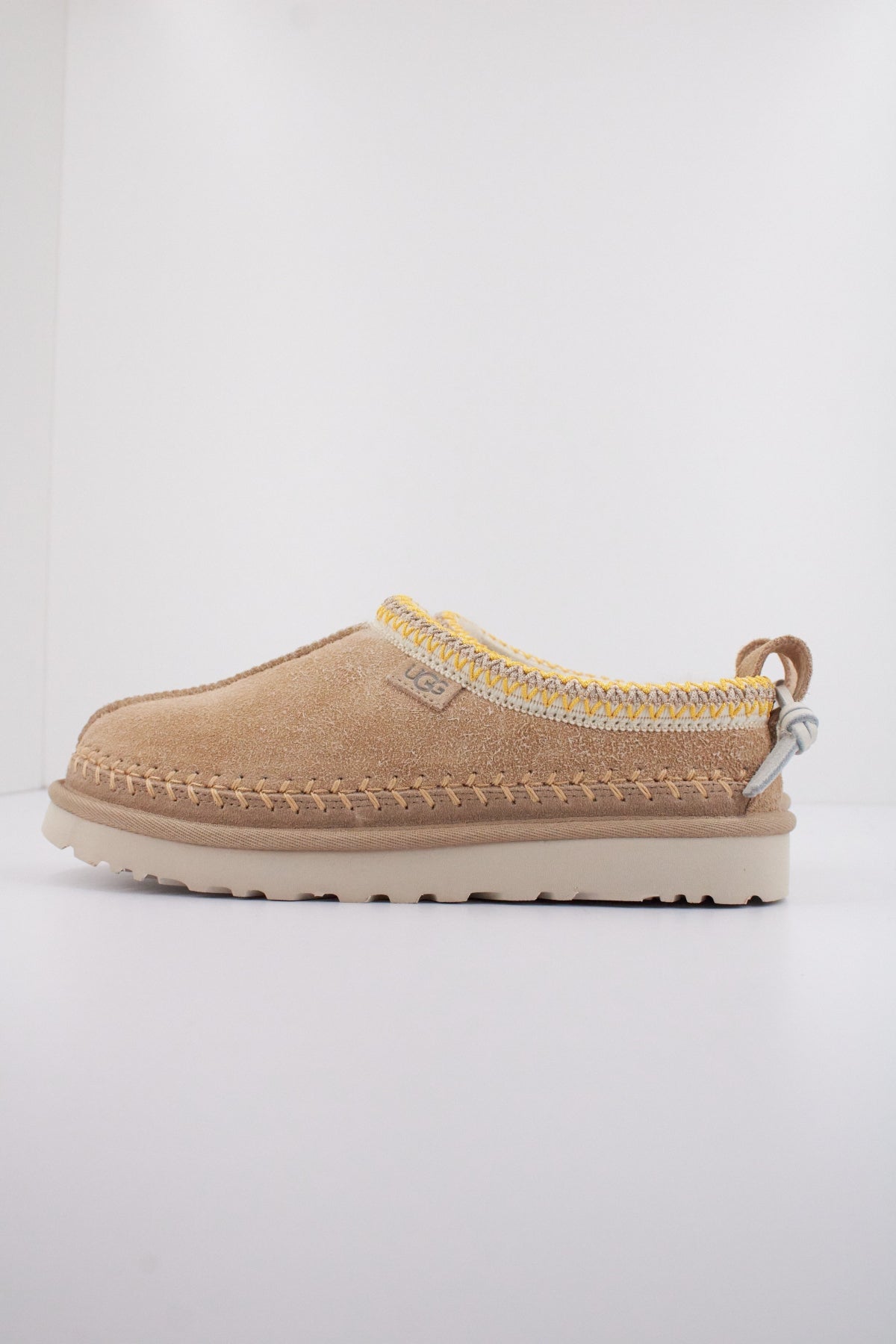 UGG W TASMAN BIARRITZ en color MARRON CLARO  (1)