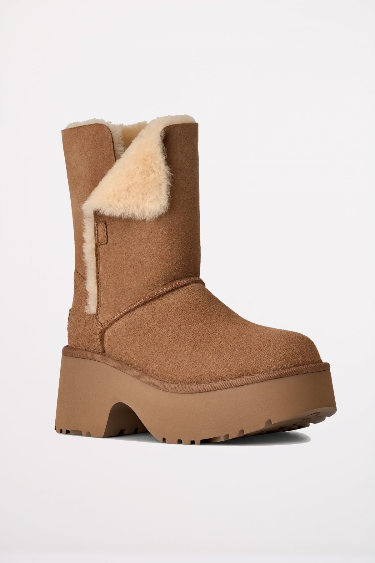UGG ESMEE BOOT en color MARRON (2)