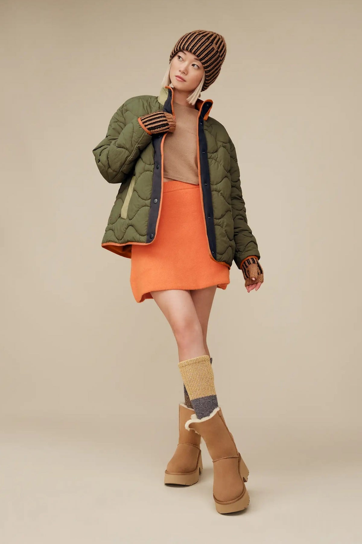 UGG ESMEE BOOT en color MARRON (5)