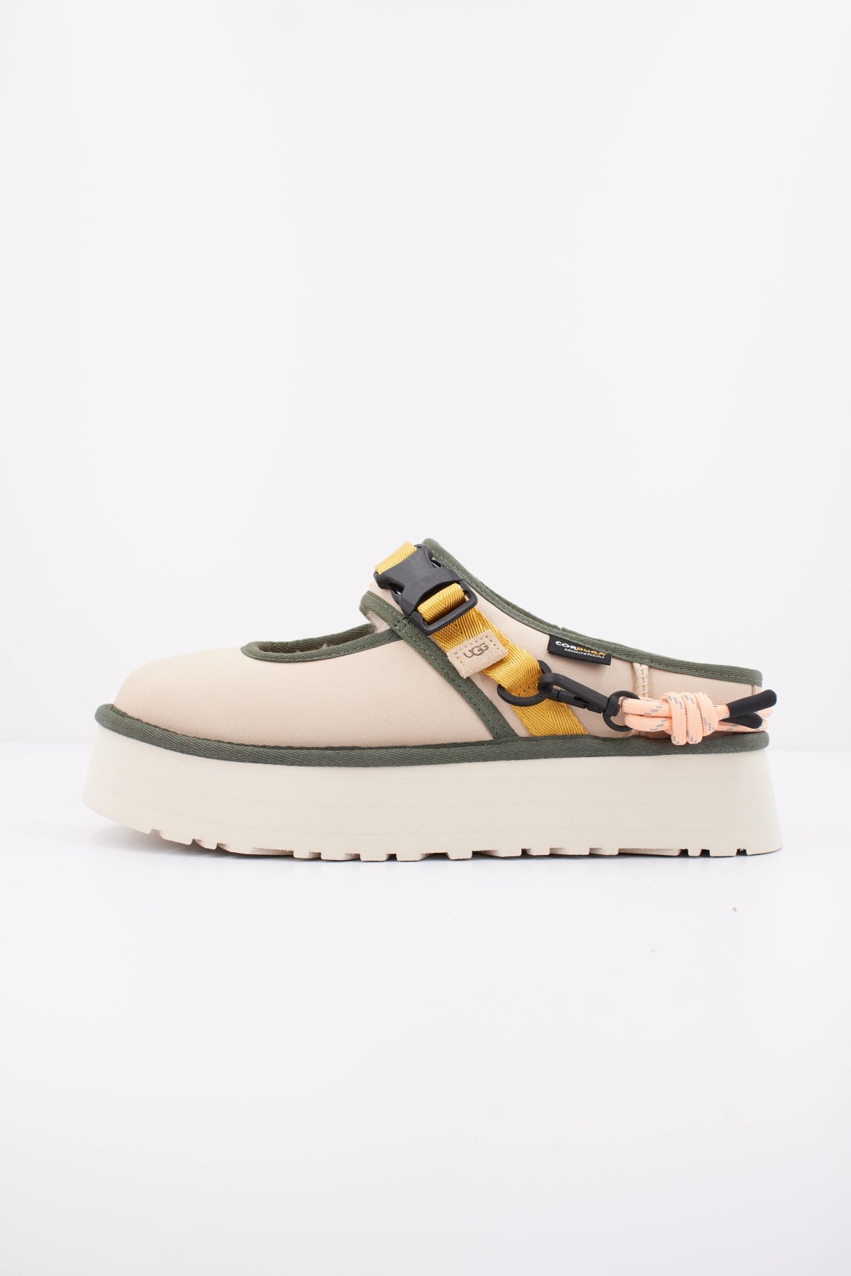UGG U en color BEIS (1)
