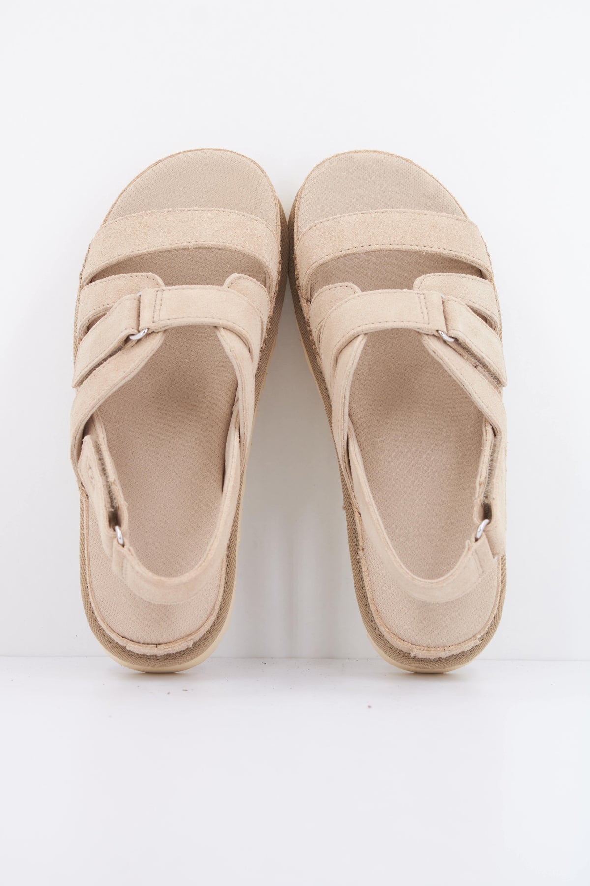 UGG W GOLDENSTAR GLEAM en color MARRON CLARO (3)