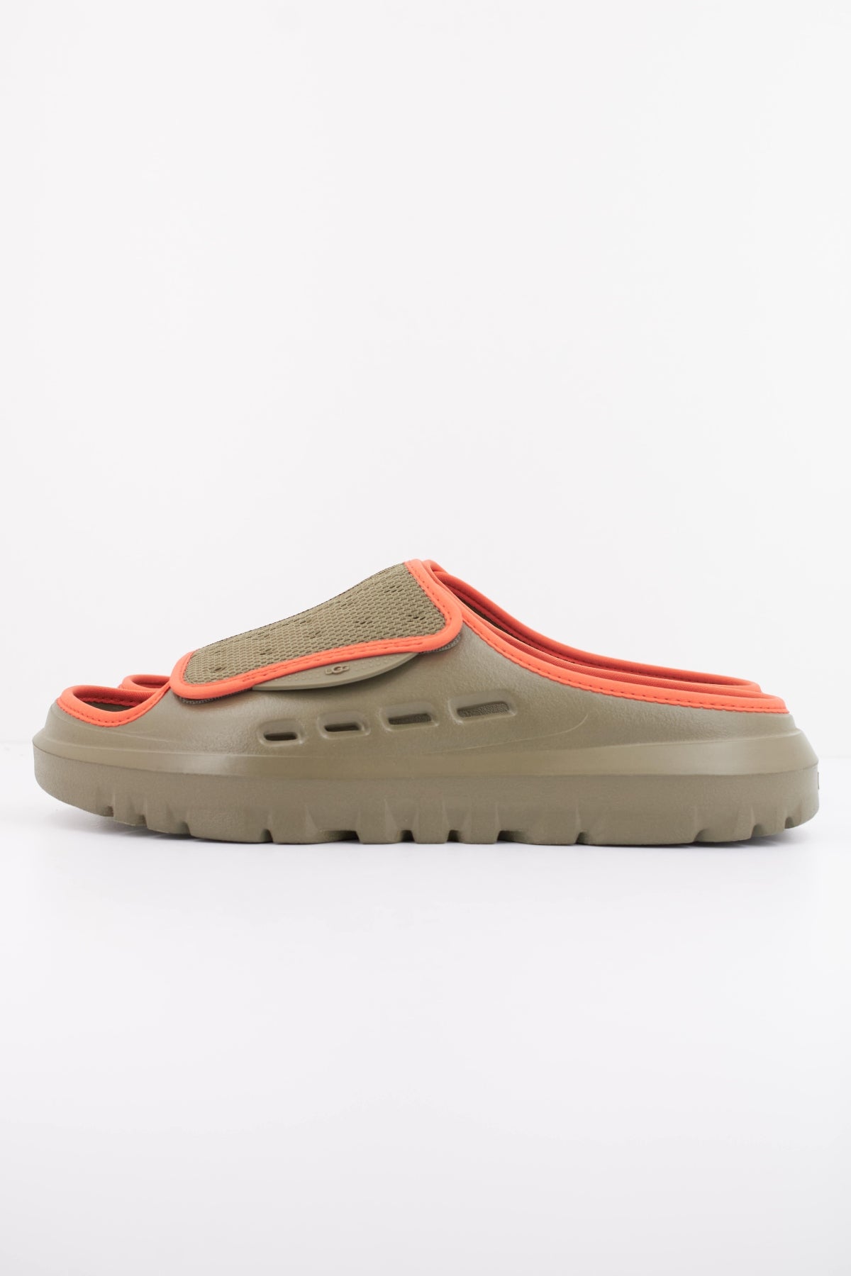 UGG M PEAKMOD SLIDE en color VERDE (1)