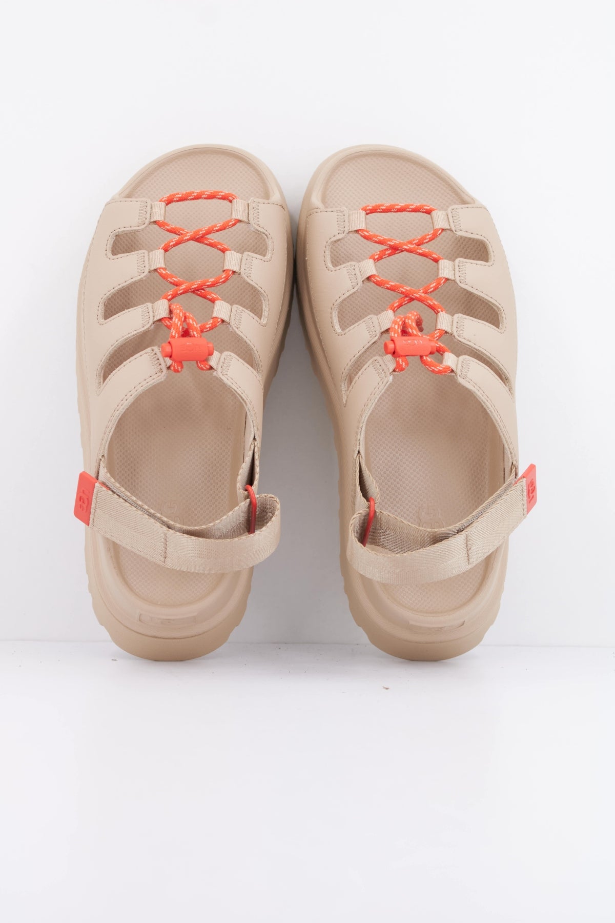 UGG W GOLDENGLOW TOGGLE en color MARRON (3)
