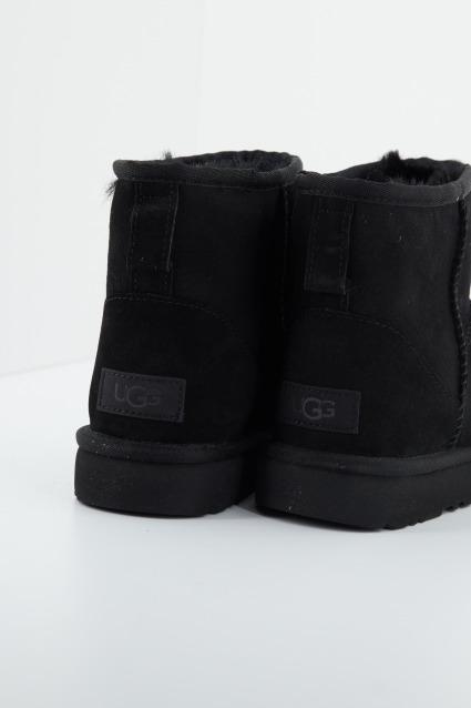 UGG UGG CLASSIC MINI en color NEGRO (4)