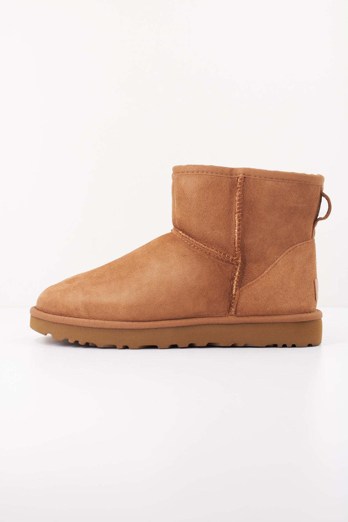 UGG UGG CLASSIC MINI en color MARRON (1)