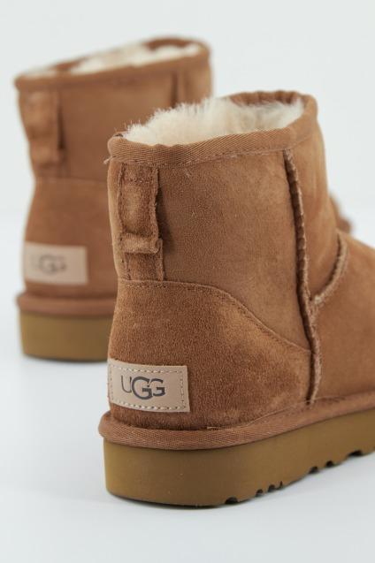 UGG UGG CLASSIC MINI en color MARRON (3)