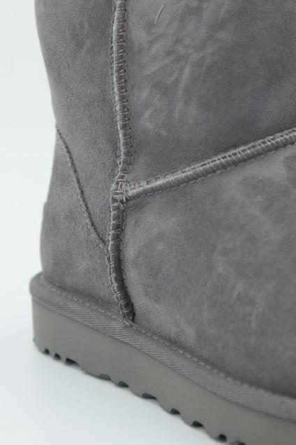 UGG W CLASSIC MINI II en color GRIS (2)