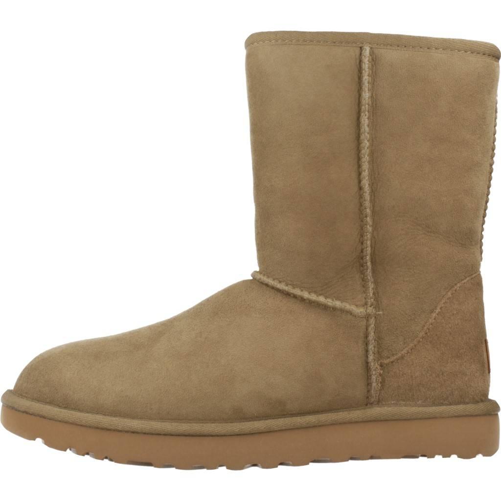 UGG W CLASSIC SHORT II en color MARRON (2)