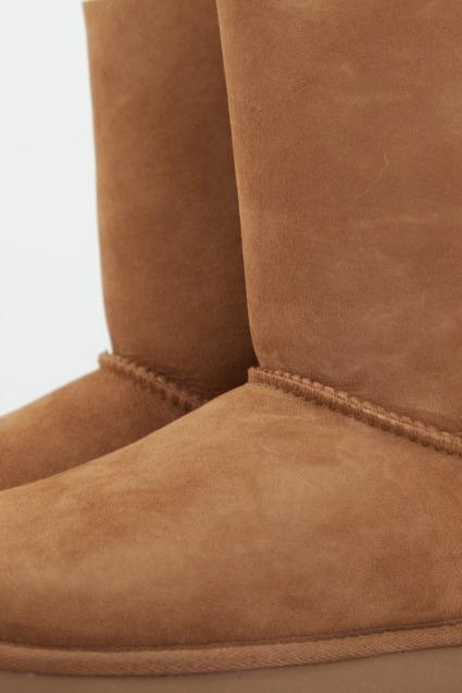 UGG UGG BAILEY BOW en color MARRON (2)