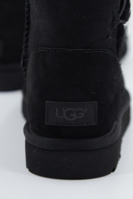 UGG UGG MINI BUTTON en color NEGRO (4)