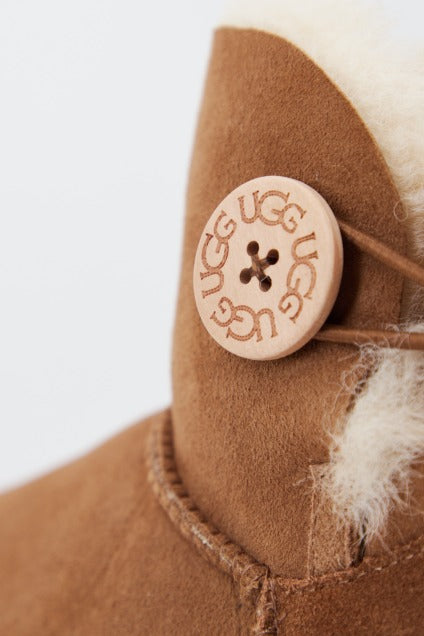 UGG W MINI BAILEY BUTTON en color MARRON CLARO (4)