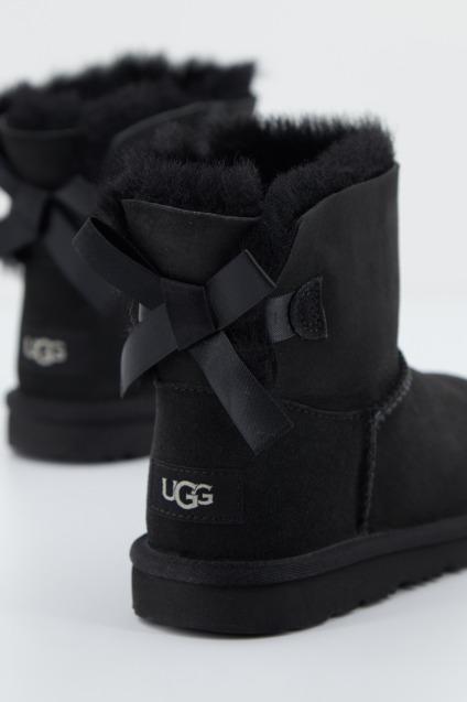 UGG MINI BAILEY BOW II en color NEGRO (3)