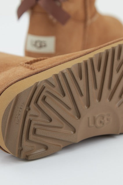 UGG MINI BAILEY BOW II en color MARRON (4)