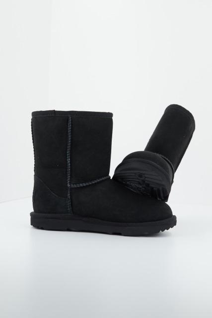 UGG CLASSIC II en color NEGRO (4)