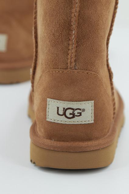 UGG CLASSIC II en color MARRON (4)