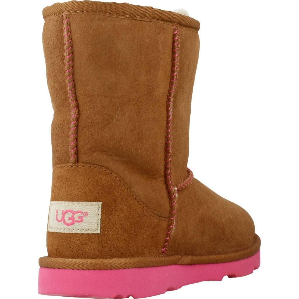 UGG CLASSIC II en color MARRON (3)