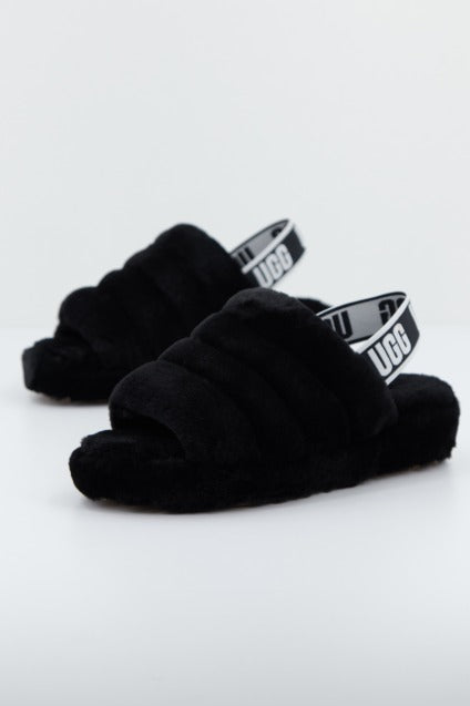 UGG FLUFF YEAH SLIDE en color NEGRO (1)