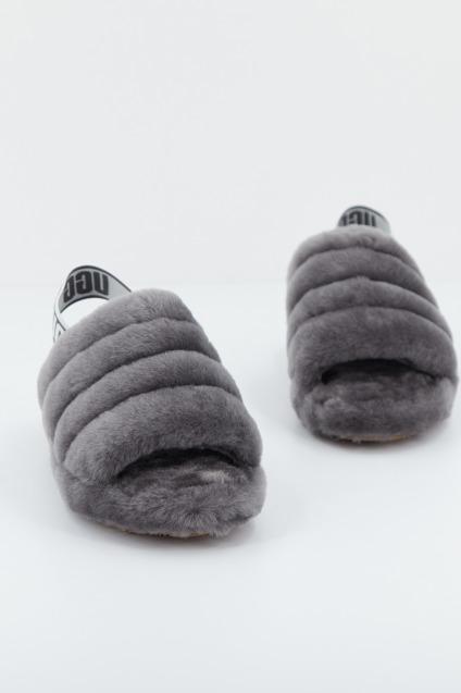 UGG FLUFF YEAH SLIDE en color GRIS (2)